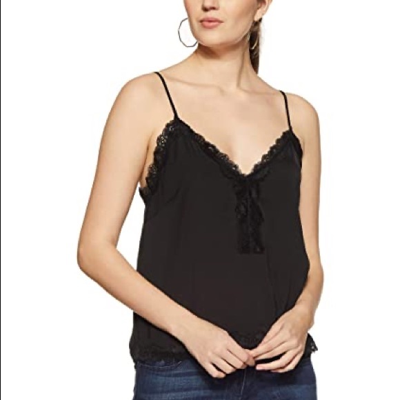 Forever 21 Tops - F21 black lace cami